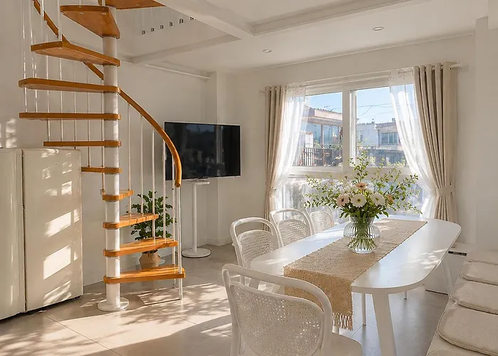 Hongdae 4min Walk #3bd 2ba #baby Crib #8 Queen Beds #private Terrace * Сеул