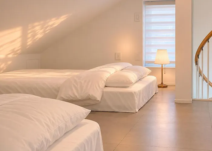 Hongdae 4min Walk #3bd 2ba #baby Crib #8 Queen Beds #private Terrace