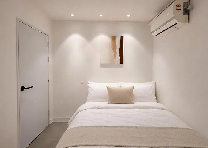 Hongdae 4min Walk #3bd 2ba #baby Crib #8 Queen Beds #private Terrace Villa