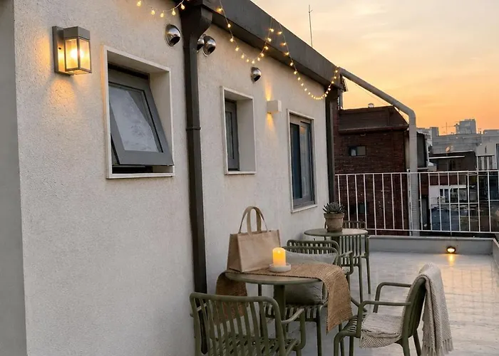 Villa Hongdae 4min Walk #3bd 2ba #baby Crib #8 Queen Beds #private Terrace Seul