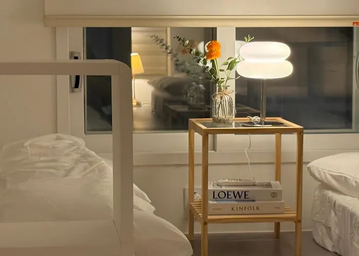 Hongdae 4min Walk #3bd 2ba #baby Crib #8 Queen Beds #private Terrace * Seul