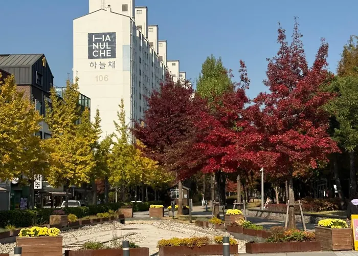 Hongdae 4min Walk #3bd 2ba #baby Crib #8 Queen Beds #private Terrace Villa Seul
