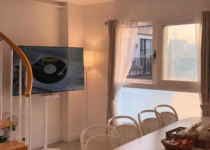 Pousada Hongdae 4min Walk #3bd 2ba #baby Crib #8 Queen Beds #private Terrace *